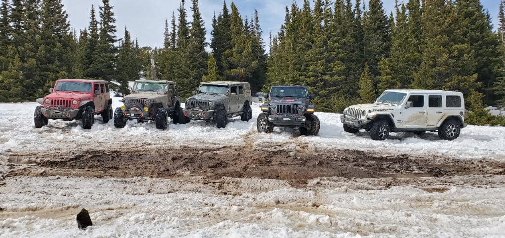 Snowy Adventure at Yankee Hill with Jeep and&nbsp;Dogs