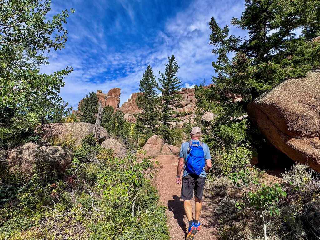 Turtle Rock Loop: Granite Giants and the First Hints of&nbsp;Fall