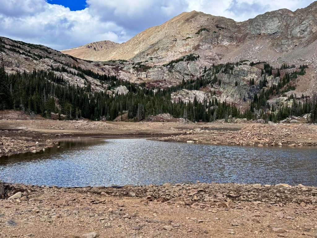 Old Trails, Familiar Friends: An Autumn Hike to Jasper&nbsp;Lake